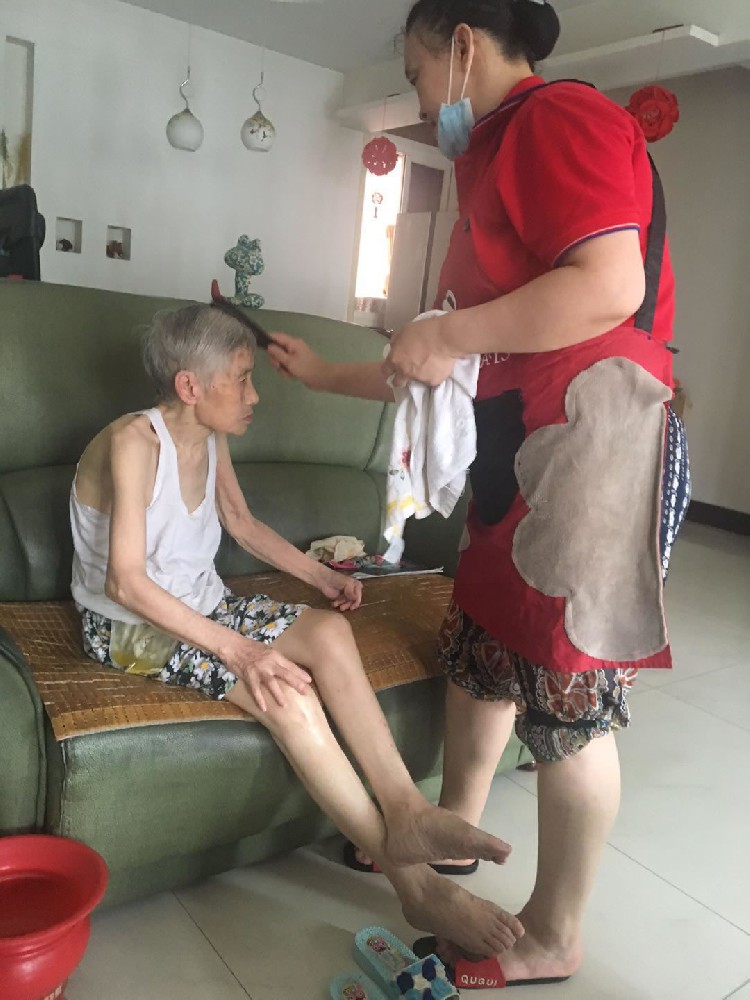 东方家园高婆婆在家体验助浴服务
